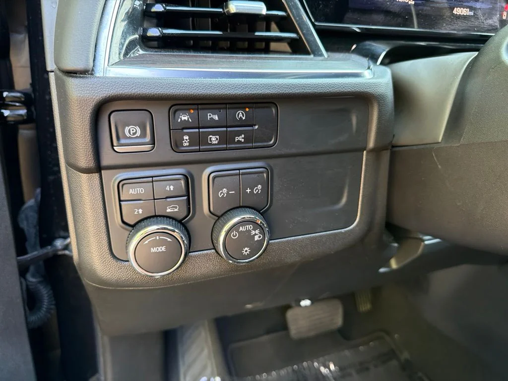 Used 2025 Black Chevrolet LT image 17