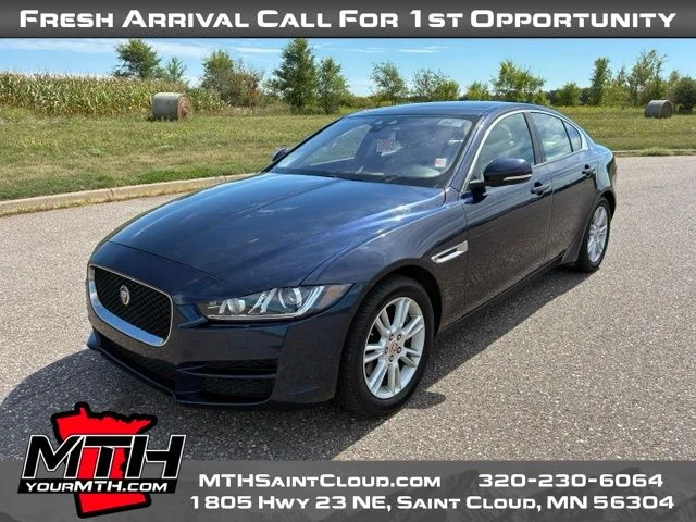 Used 2018 Black Jaguar 25t Premium image 4