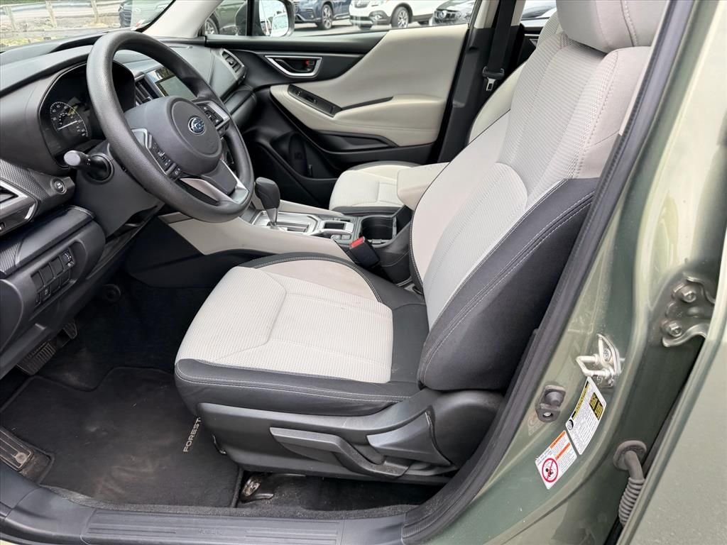 Used 2019 Green Subaru Base image 8