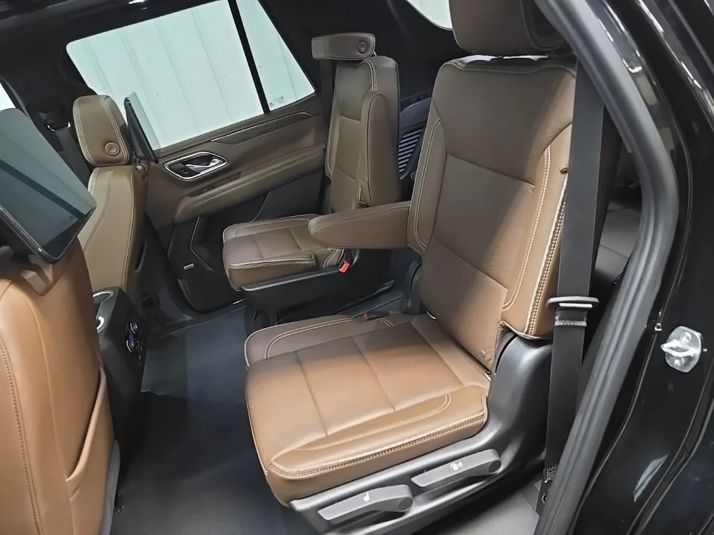Used 2021 Black Chevrolet High Country image 33