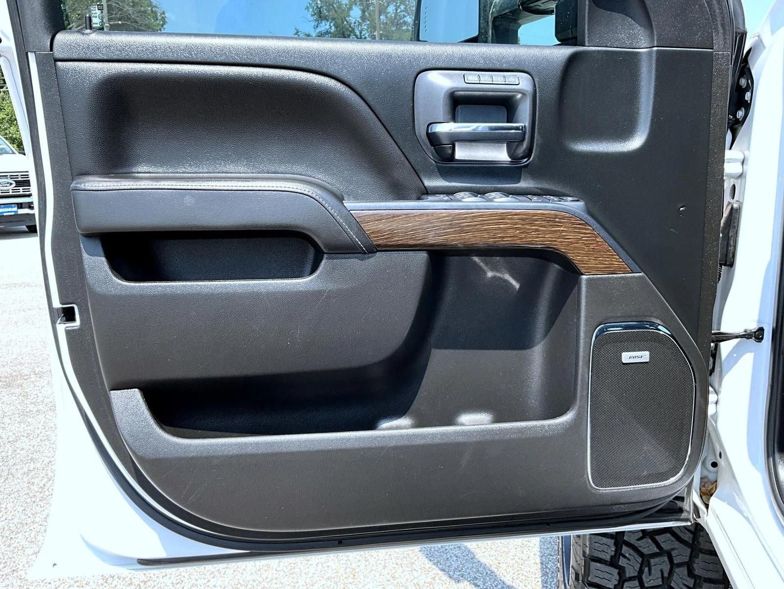 Used 2018 White GMC Denali image 11