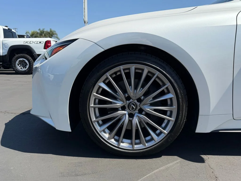Used 2023 White Lexus 300 image 9
