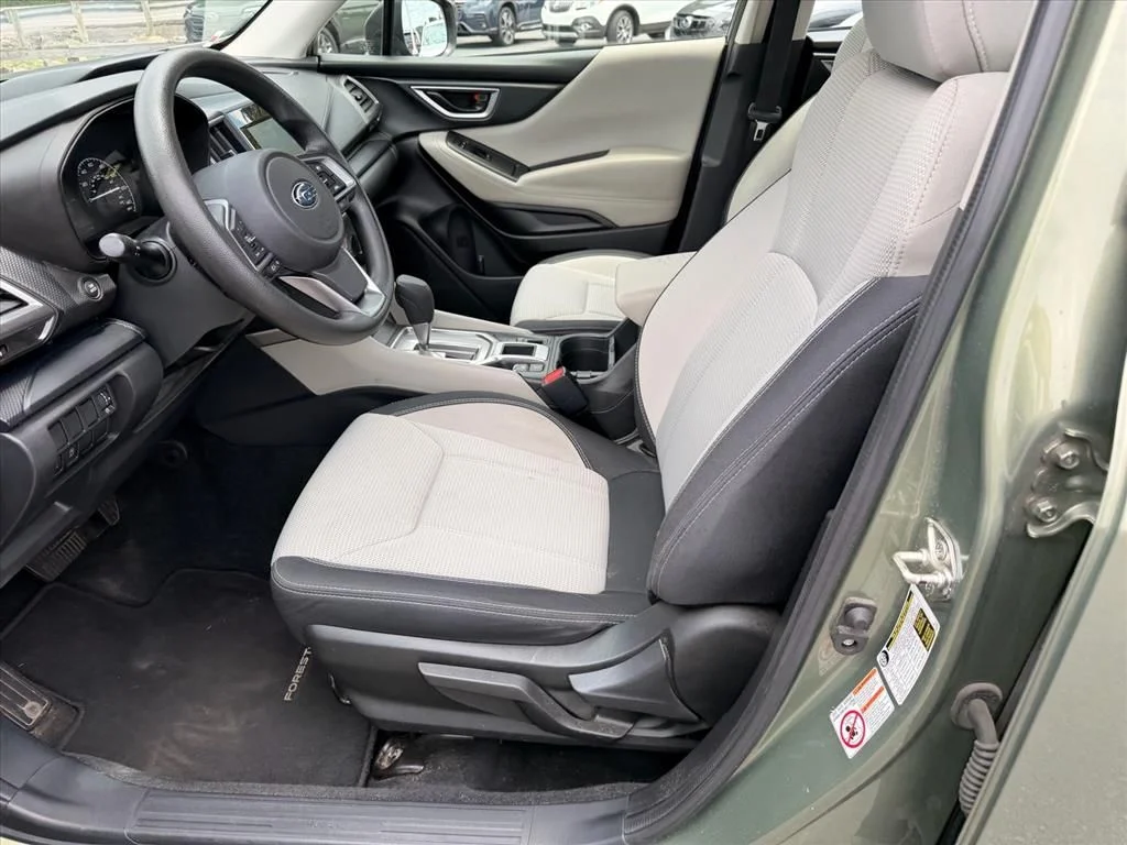 Used 2019 Green Subaru Base image 8