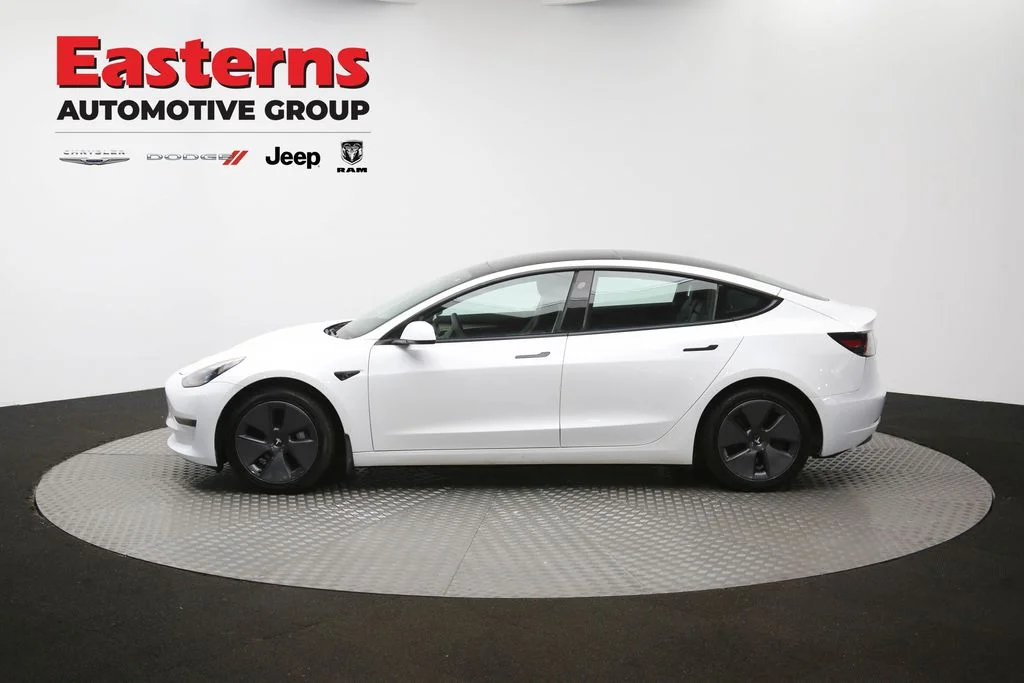 Used 2021 White Tesla Standard Range Plus image 54