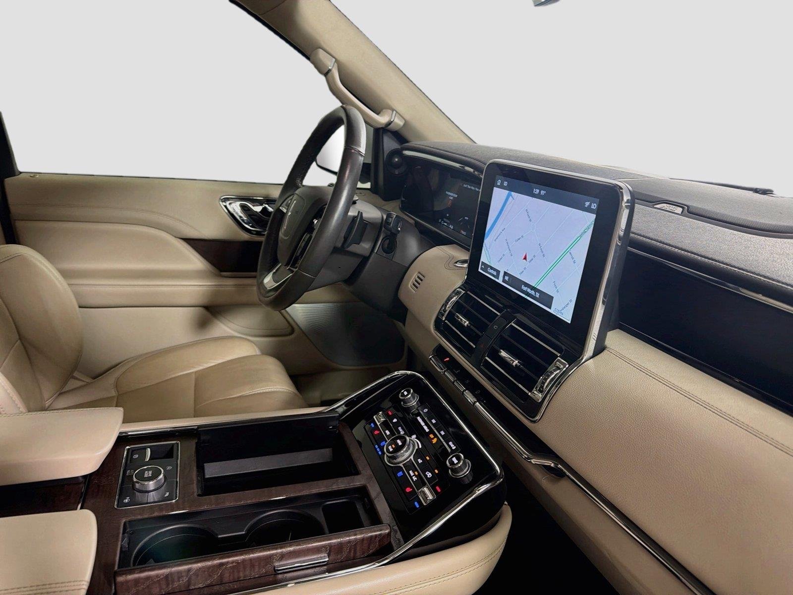 Used 2020 Pristine White Lincoln Reserve image 32