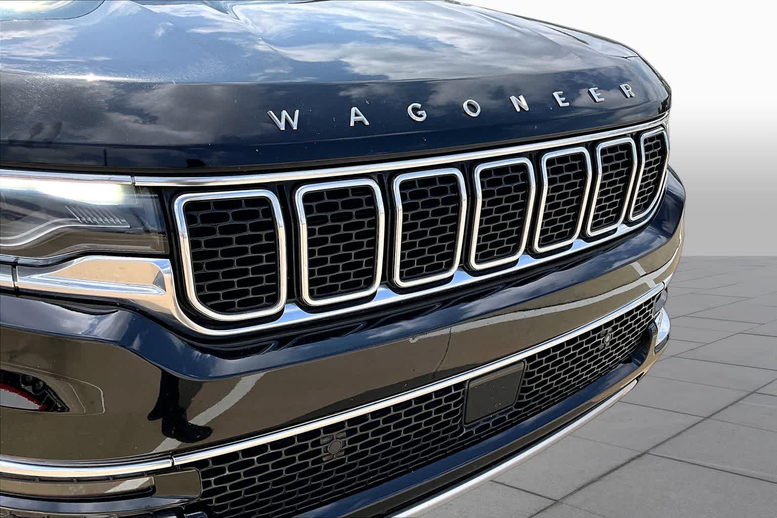 Used 2023 Diamond Black Crystal Pearlcoat Jeep Series II image 29
