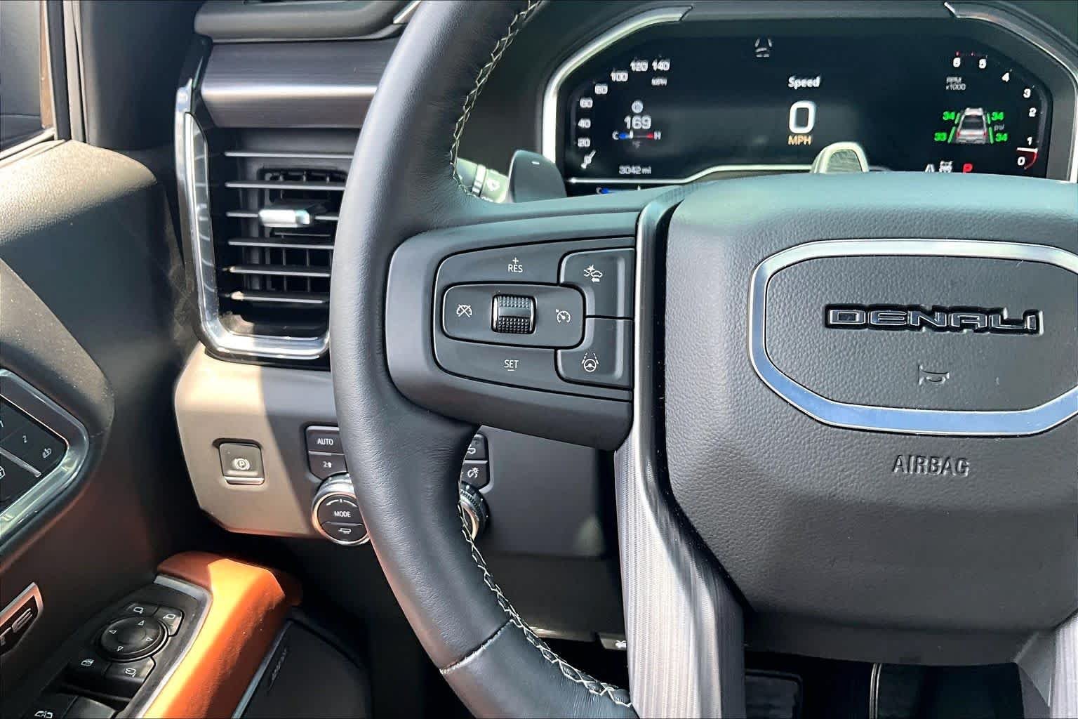 Used 2025 Onyx Black GMC Denali Ultimate image 47