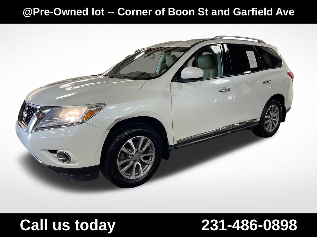 Used 2016 White Nissan SL image 1