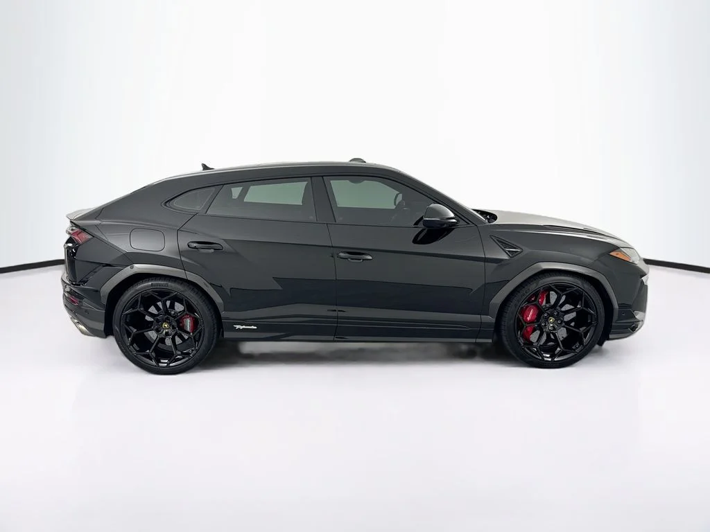 Used 2024  Lamborghini Performante image 4