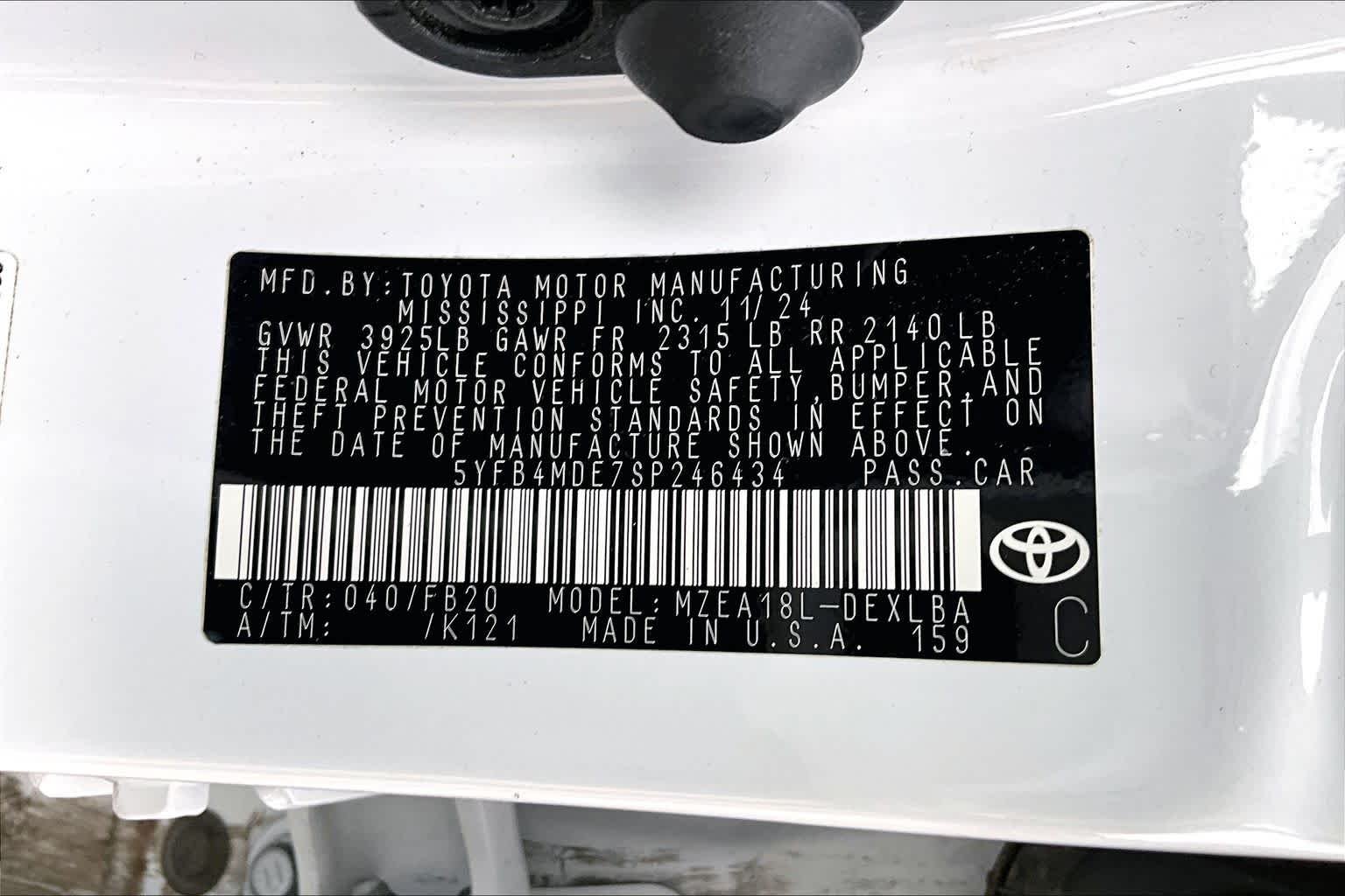 Used 2025 Ice Cap Toyota LE image 36