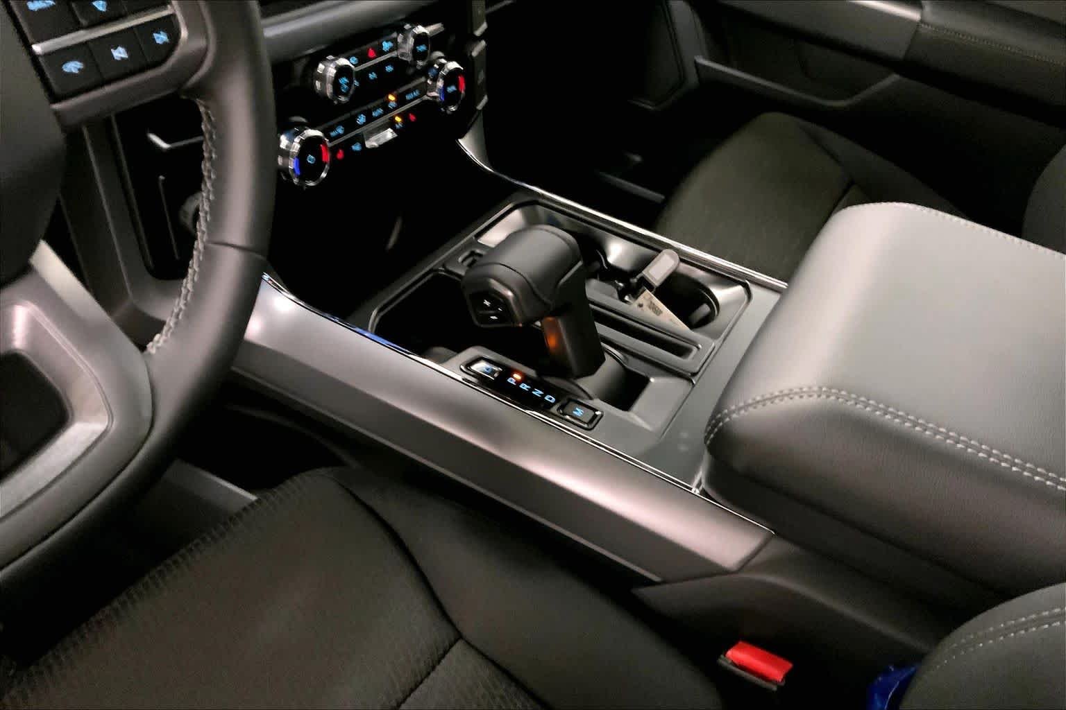 New 2026 Oxford White Ford XLT image 6
