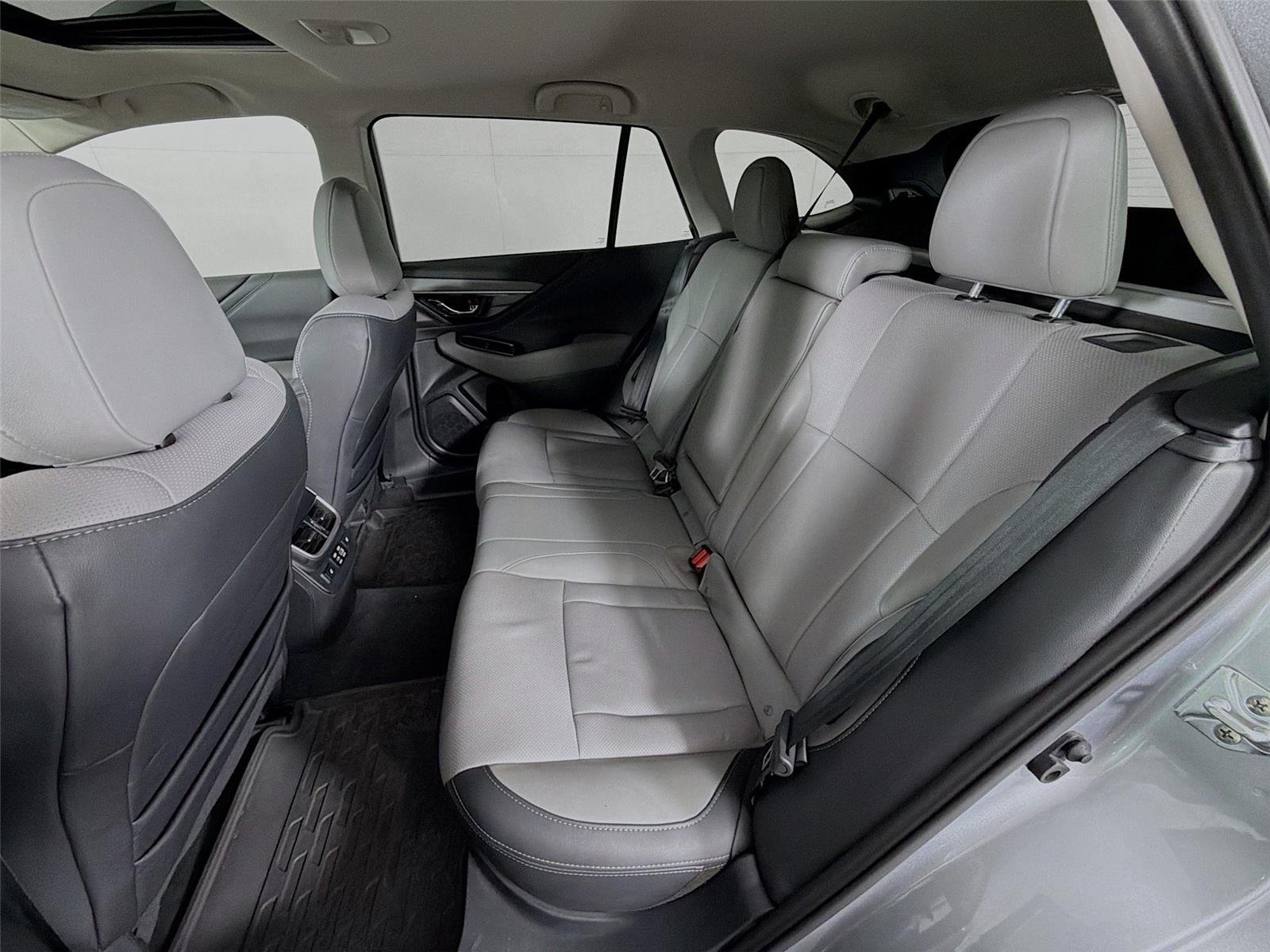 Used 2025 Ice Silver Metallic Subaru Limited image 26