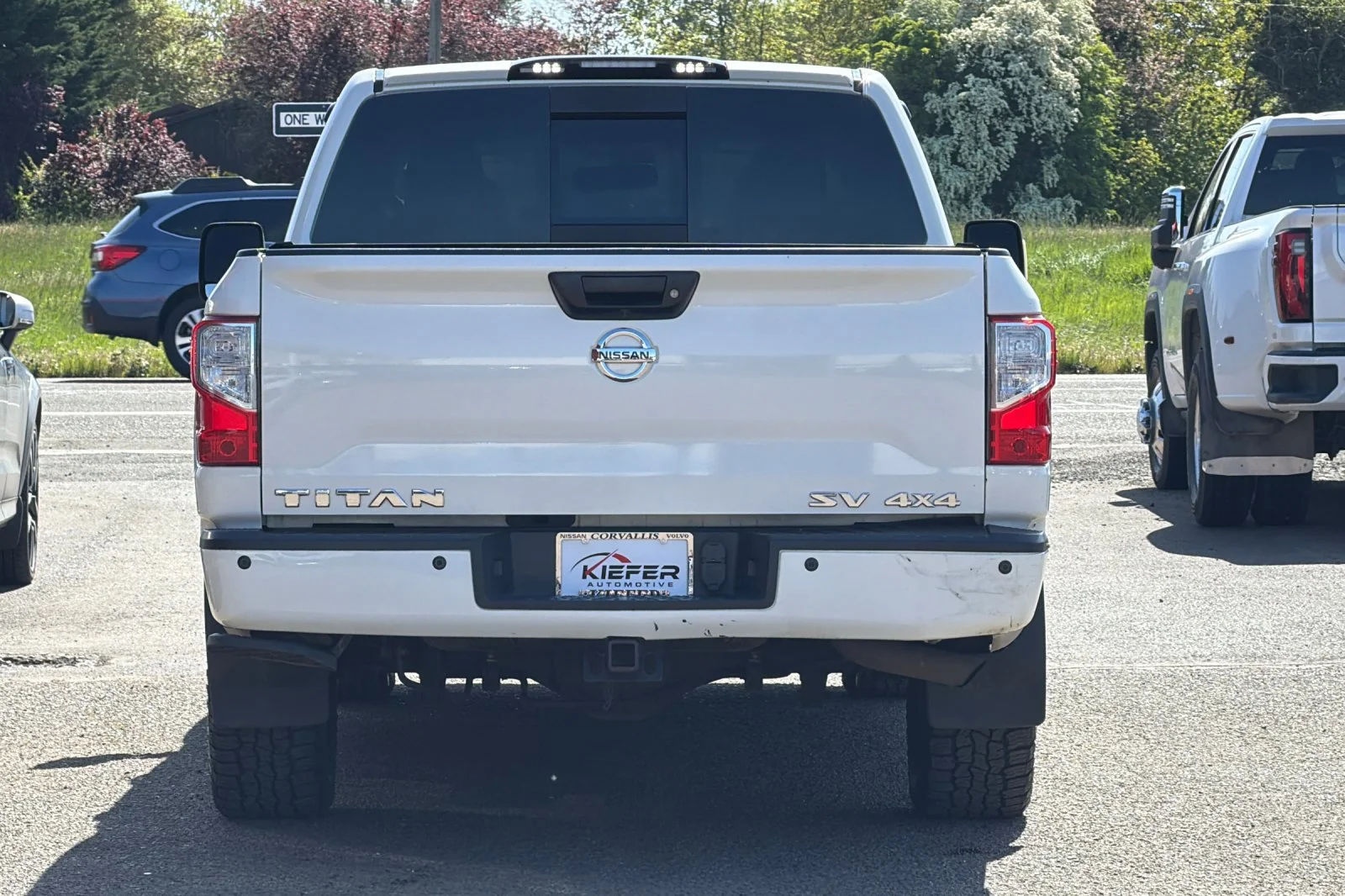 Used 2019 Glacier White Nissan SV image 5
