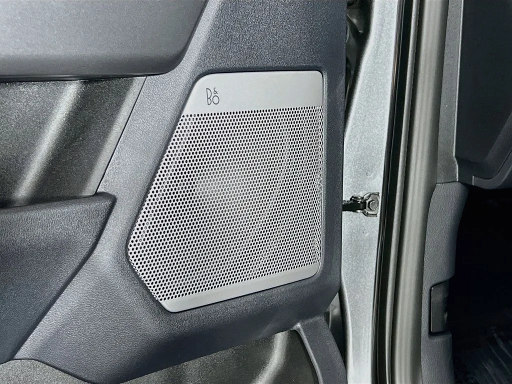 New 2026 Carbonized Gray Metallic Ford Lariat image 13