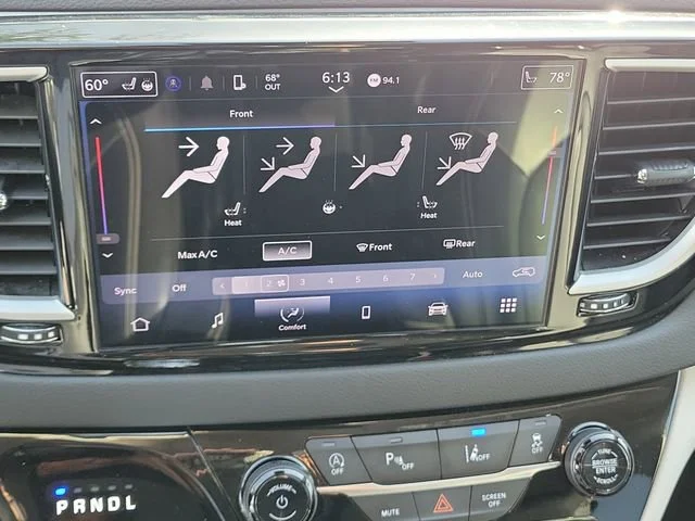 Used 2023 Granite Crystal M Chrysler Touring L image 31
