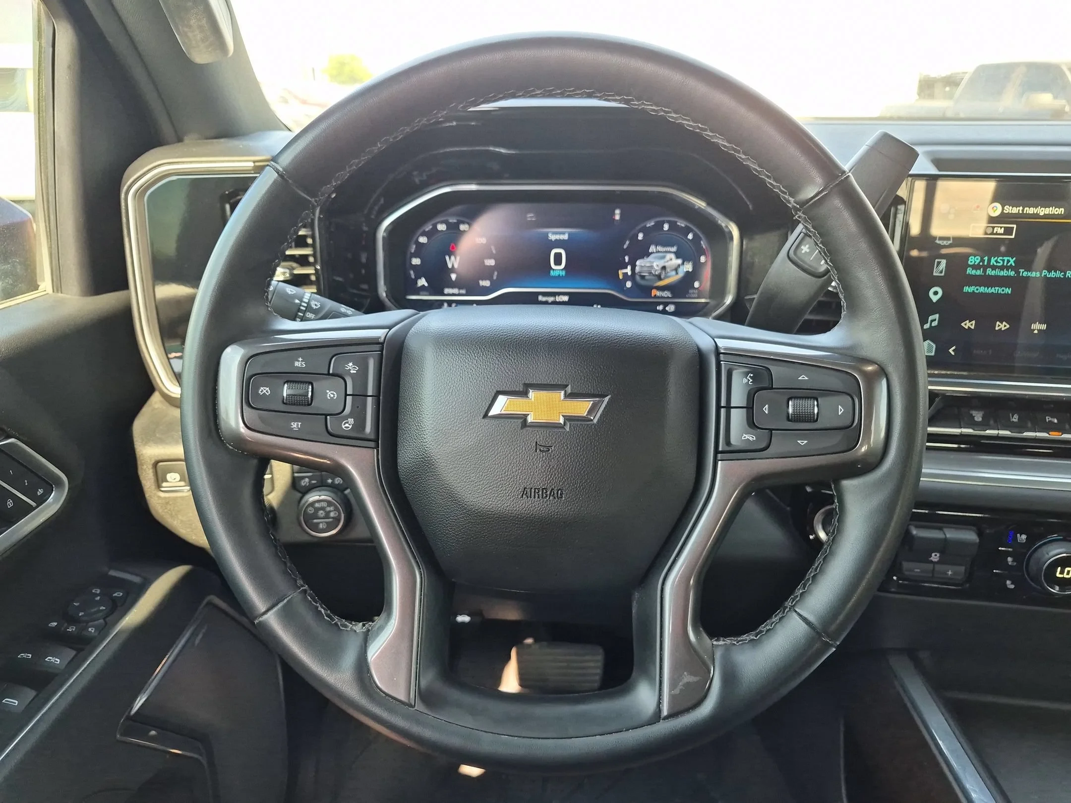 Used 2025 Black Chevrolet High Country image 13