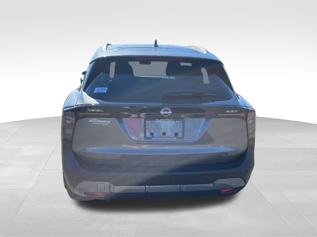 Used 2025 Gray Nissan SV image 4