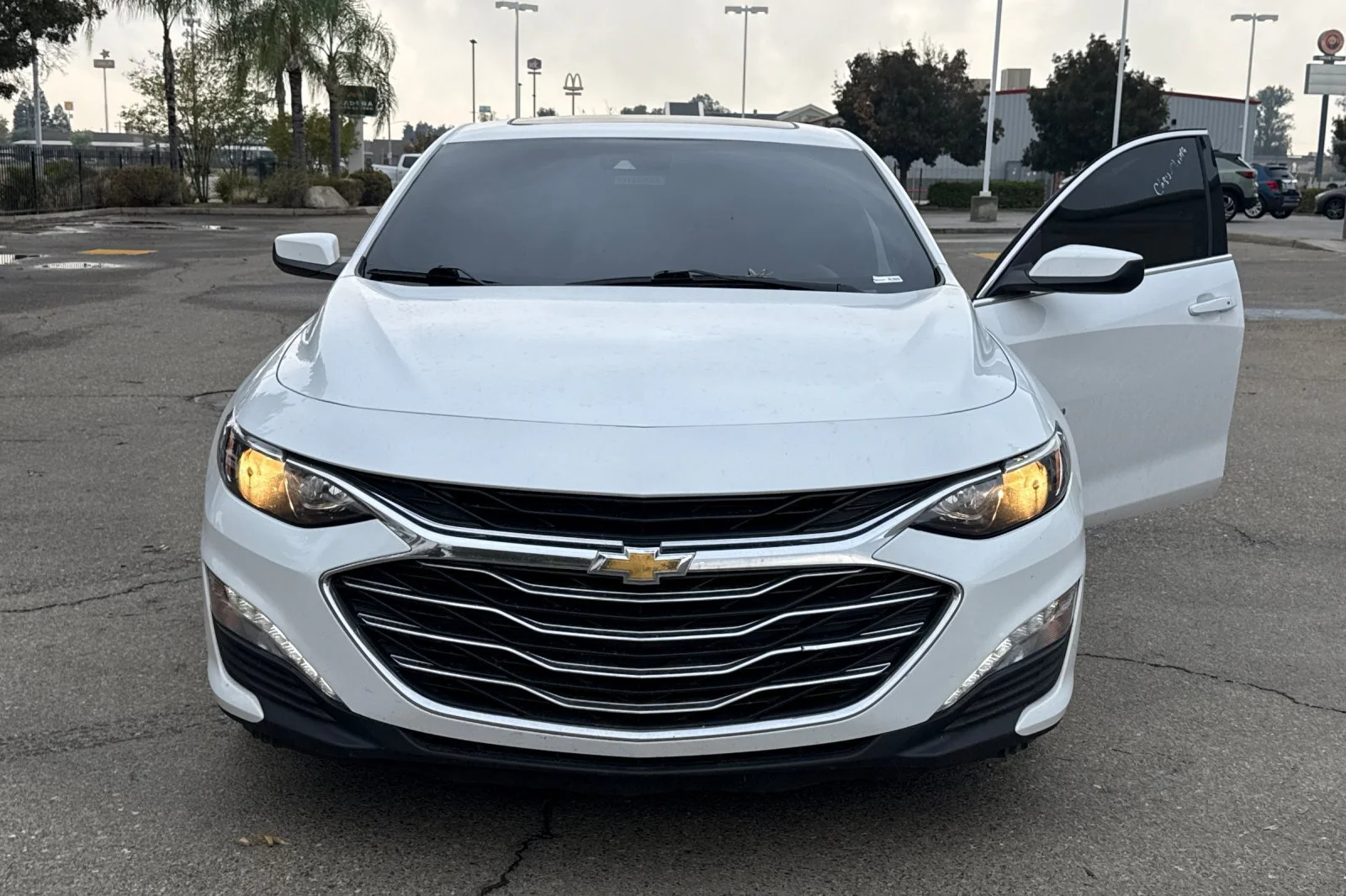 Used 2023 SUMMIT WHITE Chevrolet LT image 6