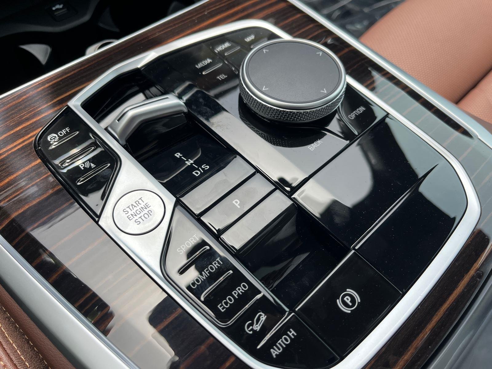 New 2026 Skyscraper Grey Metallic BMW xDrive40i image 18