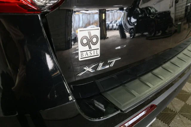 Used 2023 Black Ford XLT image 9