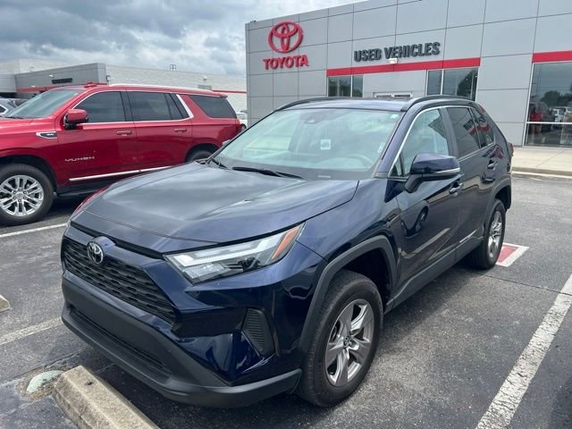 Used 2023  Toyota XLE image 1