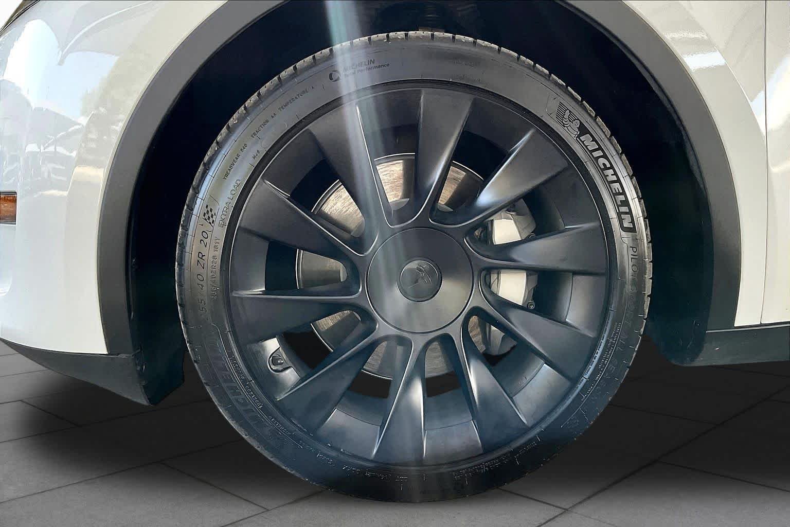 Used 2023 Pearl White Multi-Coat Tesla  image 10