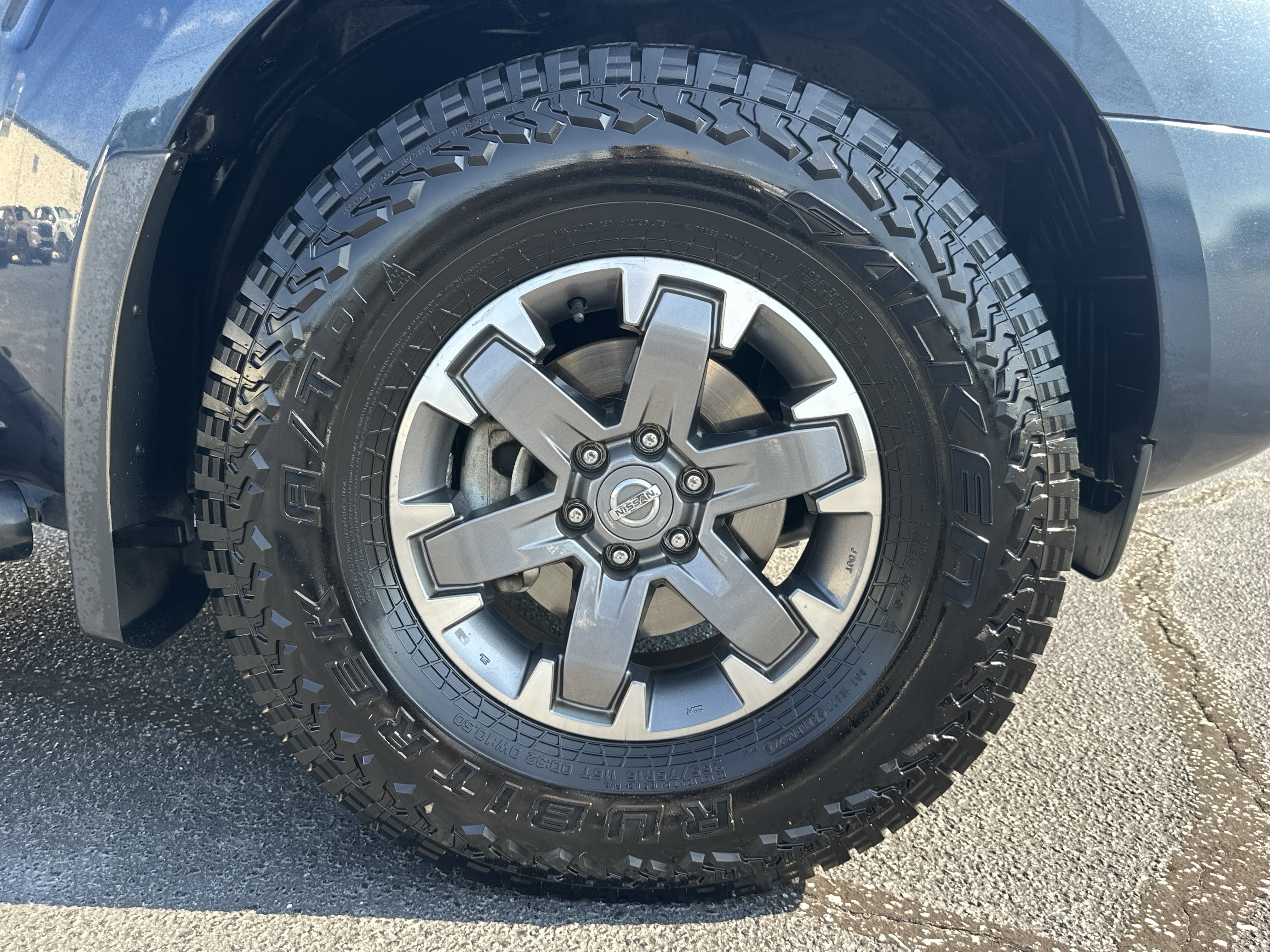 Used 2020 Arctic Blue Metallic Nissan PRO-4X image 12