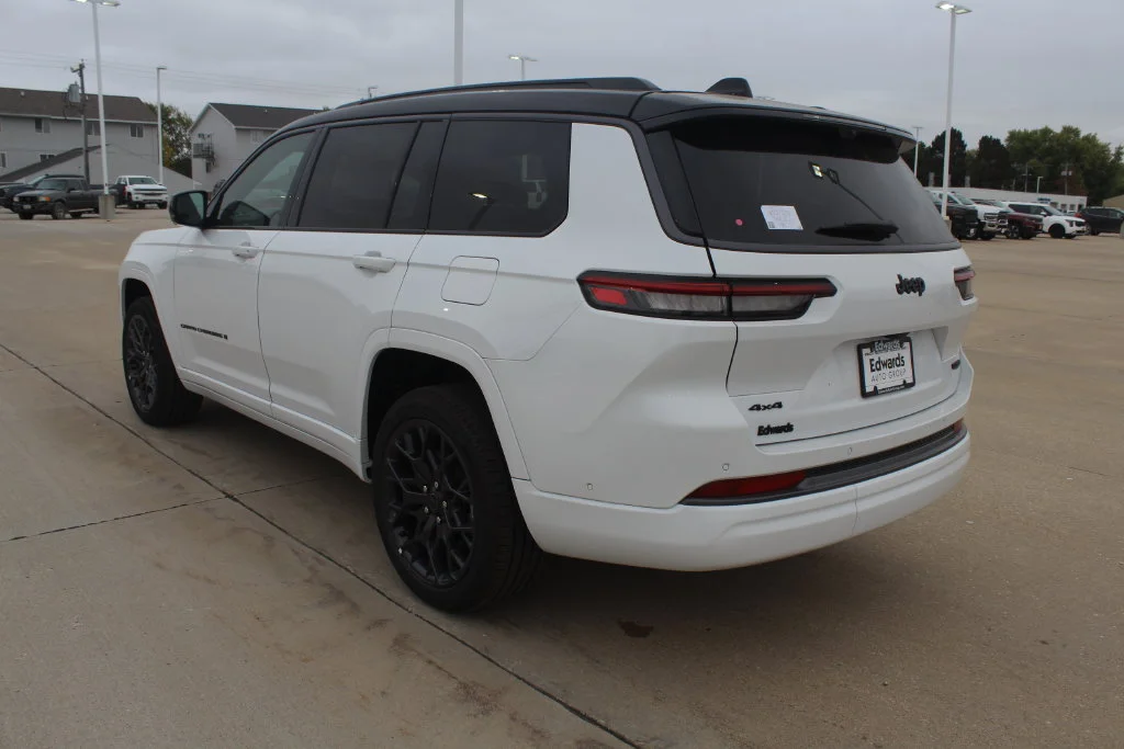 New 2027 Bright White Clear-Coat Paint Jeep Summit image 5