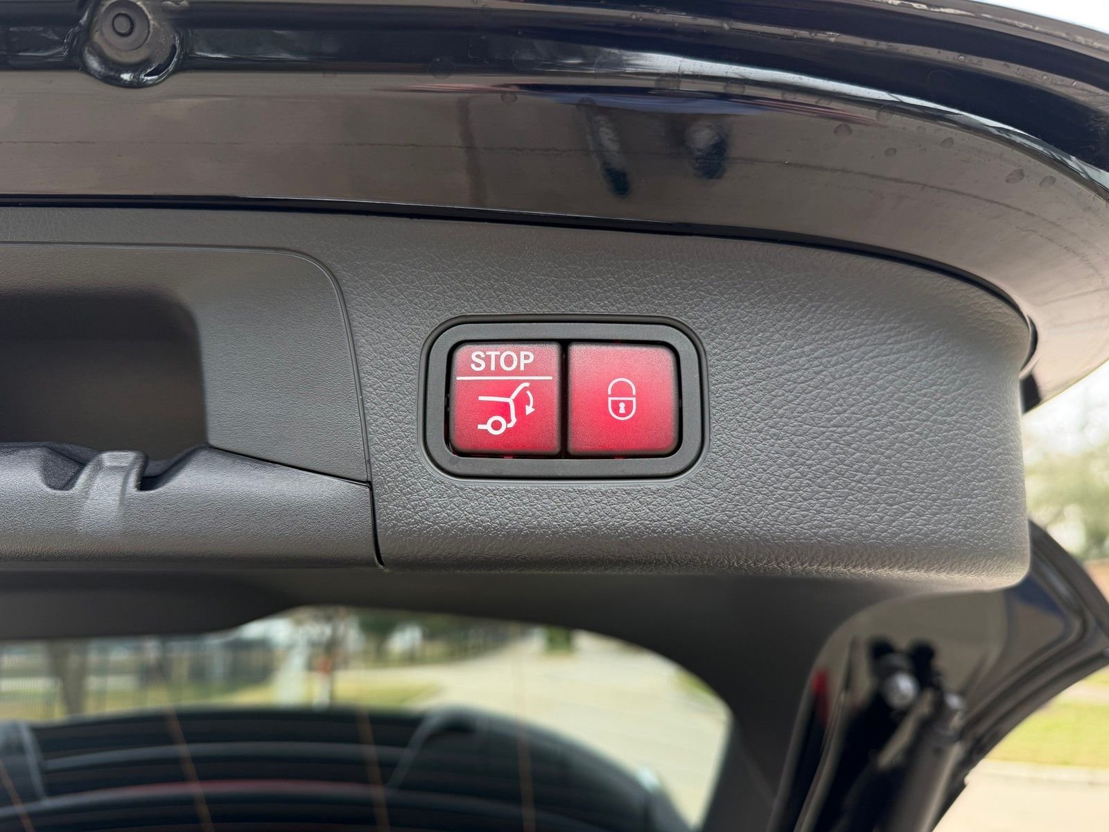 Certified Used 2025 Black Mercedes-Benz GLA 250 image 15