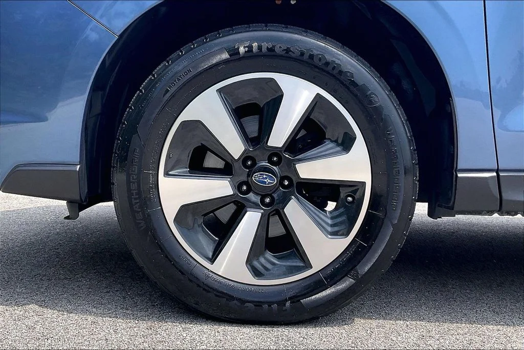 Used 2017 Blue Subaru 2.5i Premium image 8