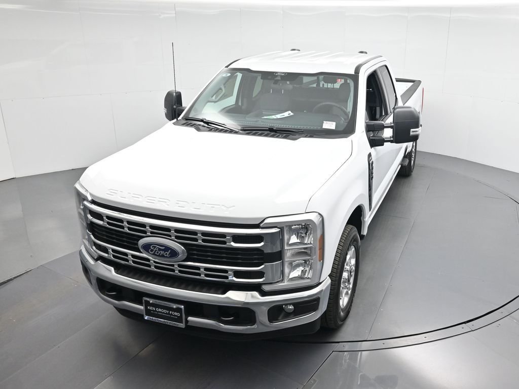 New 2026 Oxford White Ford XLT image 33