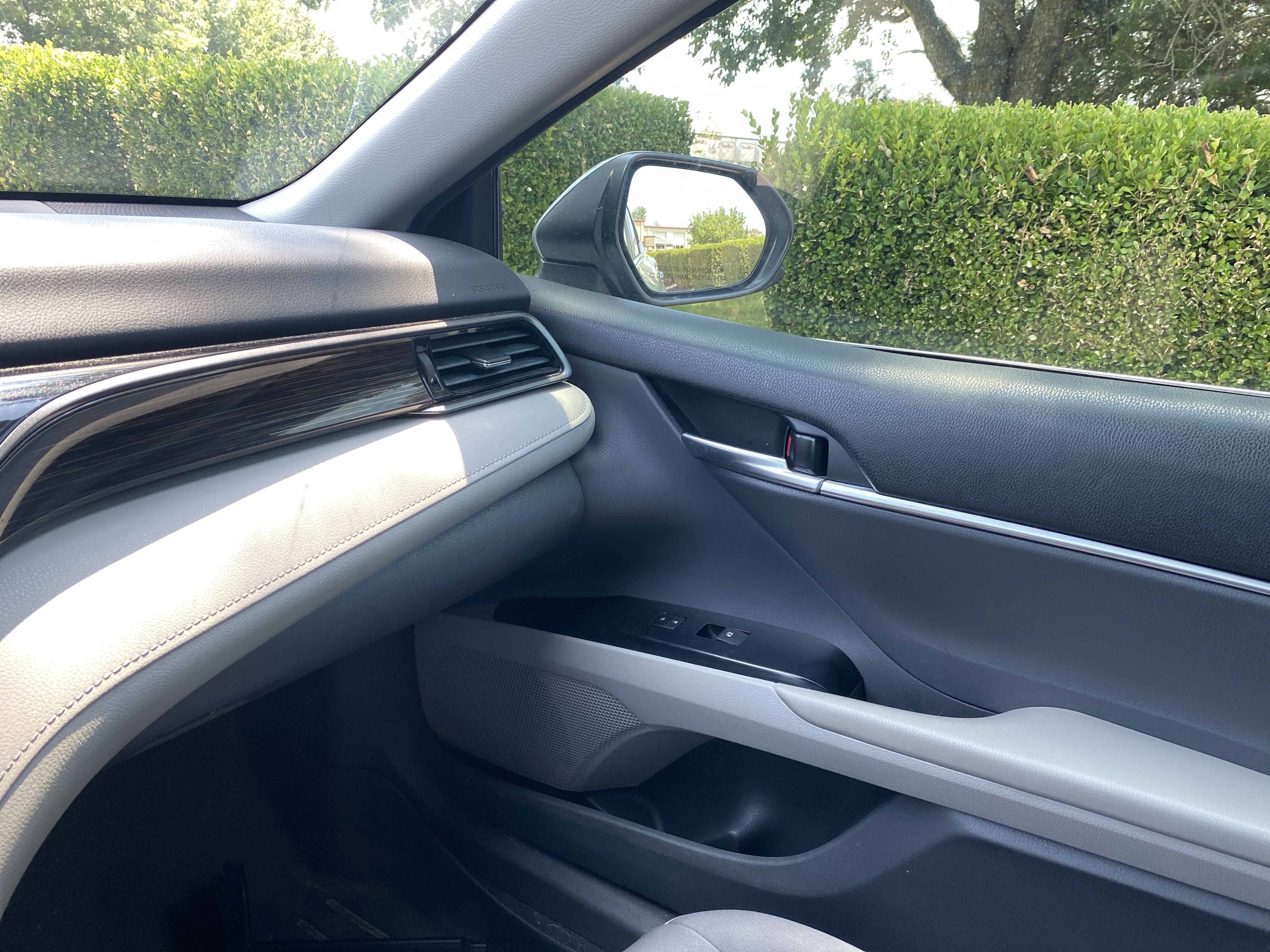 Used 2019  Toyota LE image 22