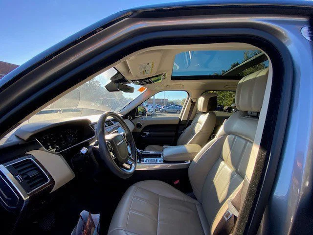 Used 2019 Silicon Silver Premium Metallic Land Rover HSE image 9