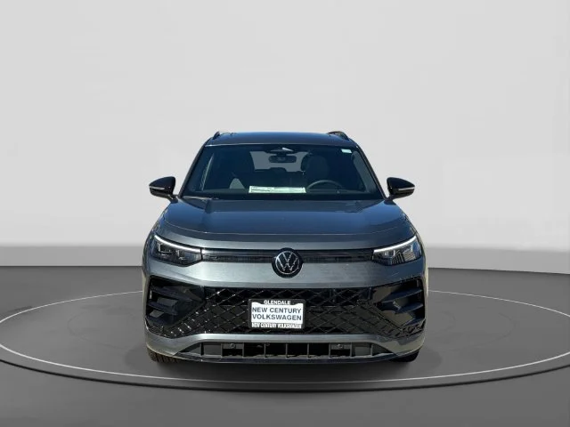 2026 Volkswagen Tiguan photo 2