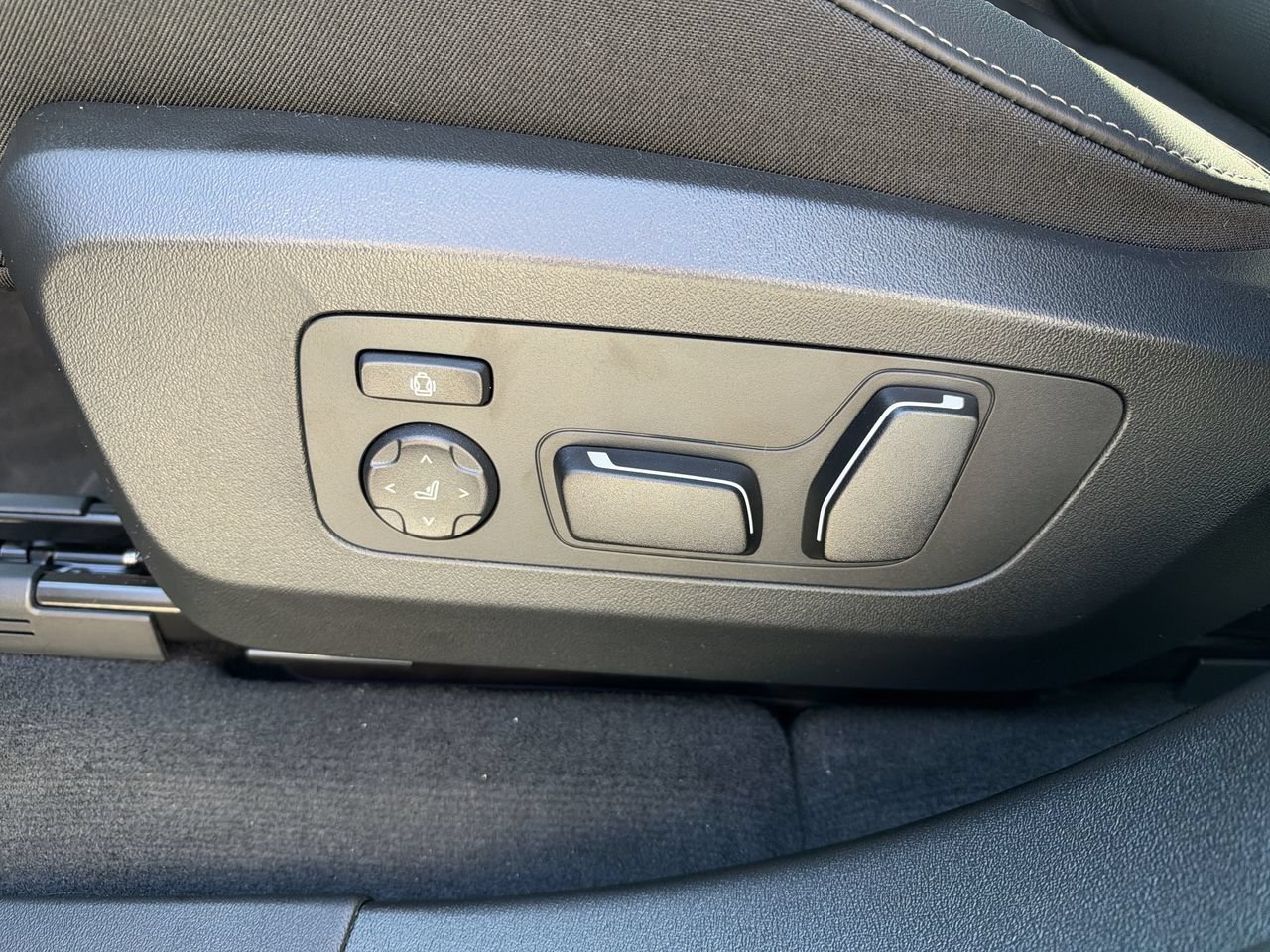 New 2026 Skyscraper Grey Metallic BMW 30 xDrive image 15