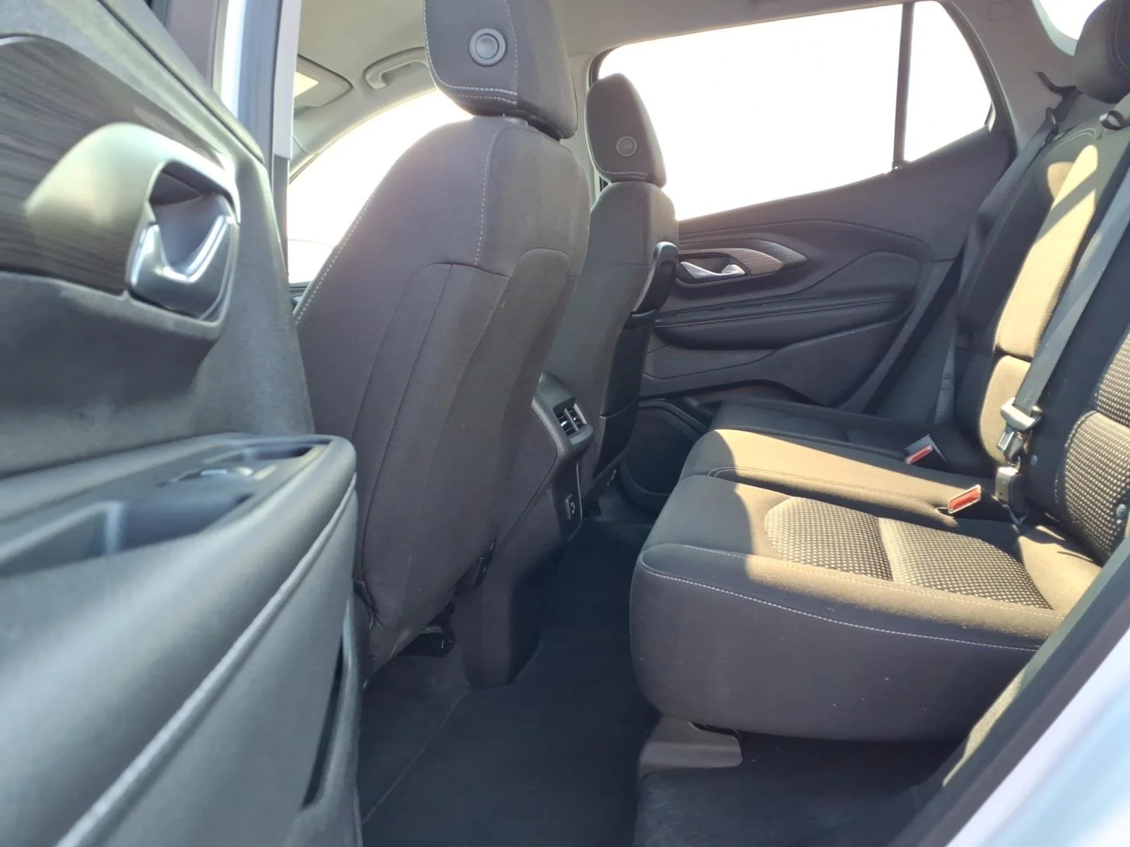 Used 2024 Summit White GMC SLE image 5
