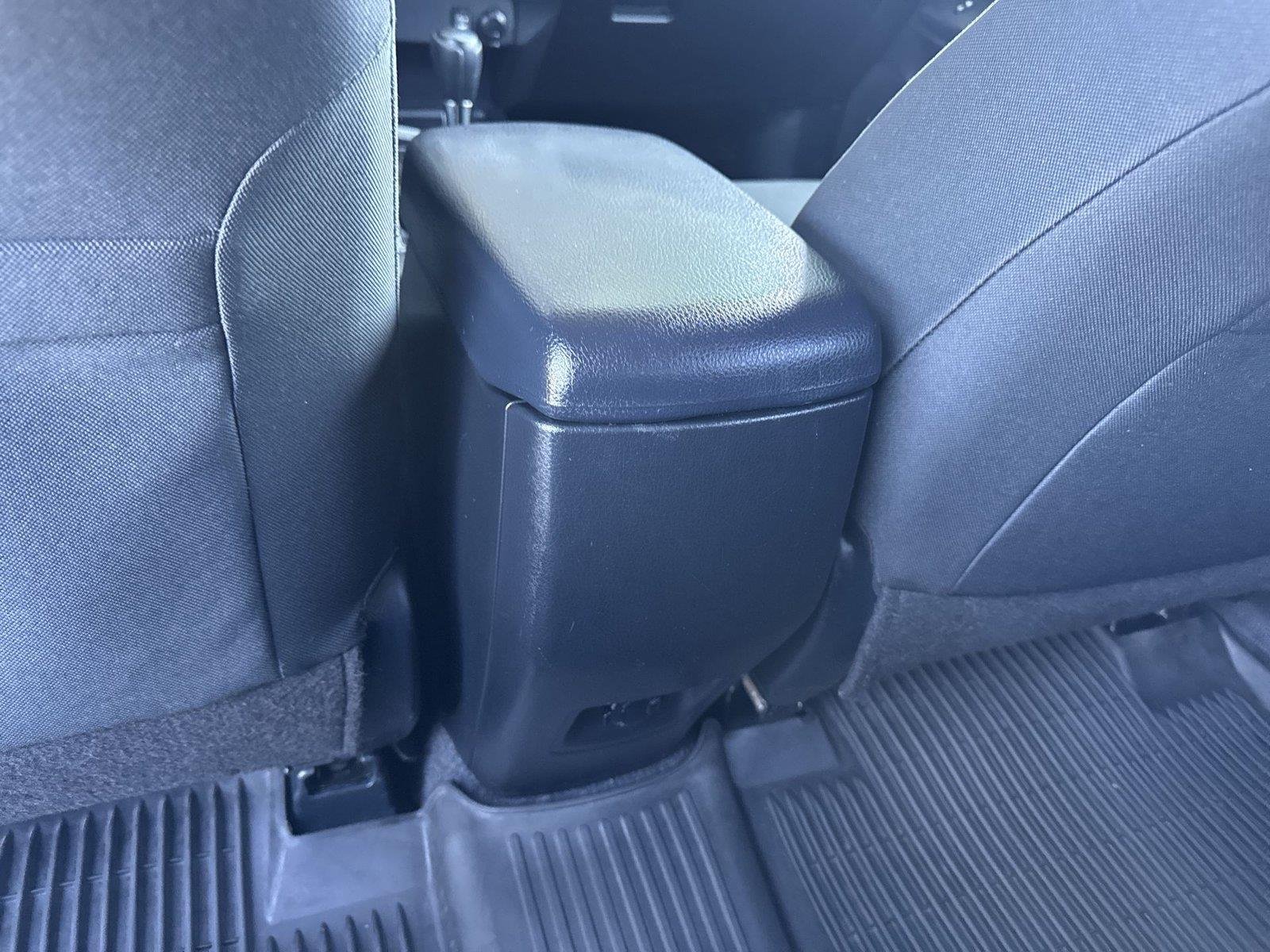 2017 Toyota RAV4 LE - Photo 25