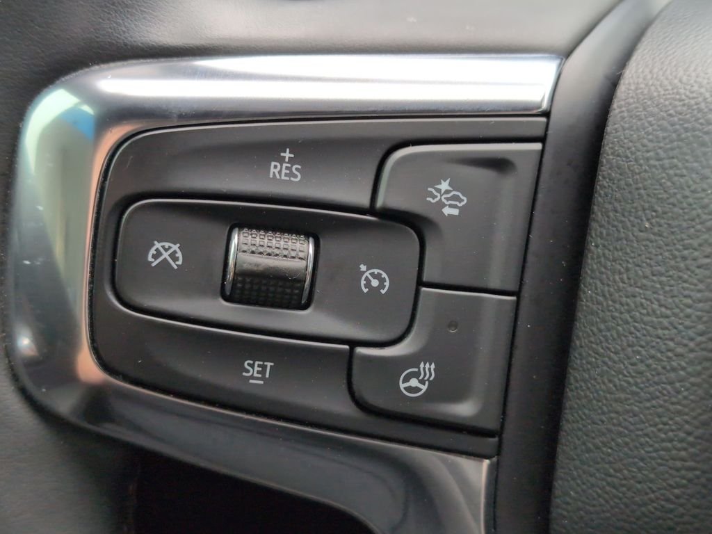 Used 2023 Beige Chevrolet Premier image 19