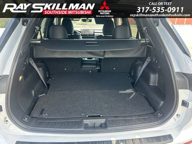 New 2026 White Diamond/Black Roof Mitsubishi Black Edition image 17