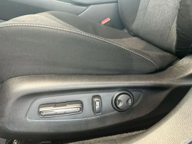Certified Used 2025 Blue Honda SE image 16