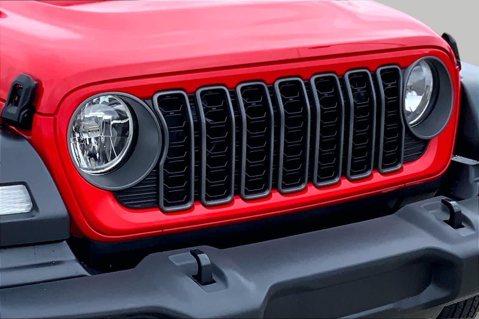 Used 2025 Firecracker Red Clearcoat Jeep Sport S image 29