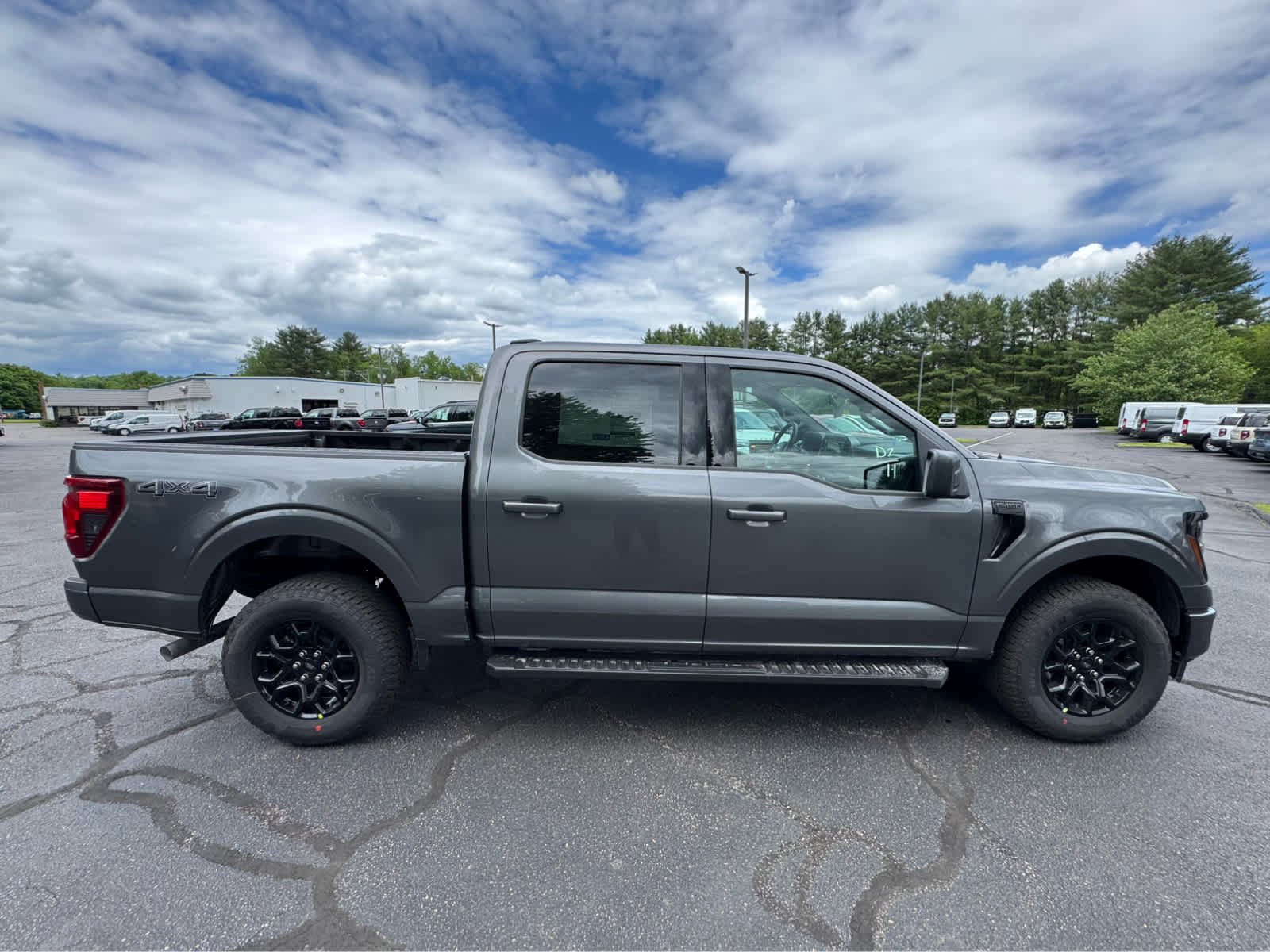 New 2026 Carbonized Gray Metallic Ford XLT image 7