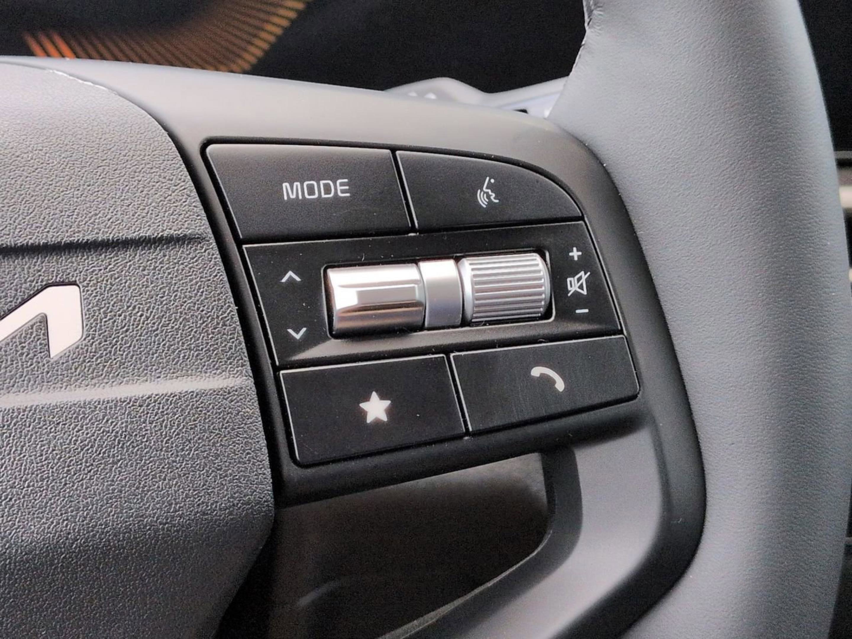New 2026 Glacial White Kia LX image 27