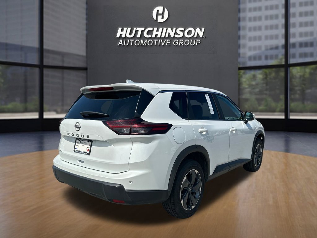 Used 2025 White Nissan SV image 7