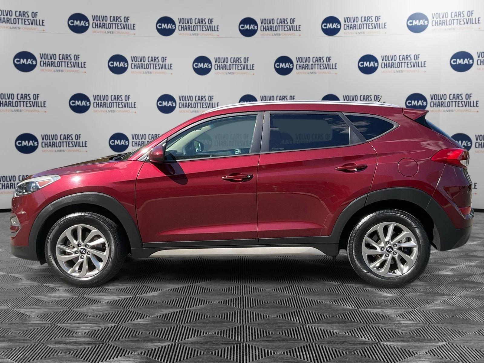Used 2017 Hyundai Tucson SE with VIN KM8J3CA47HU489513 for sale in Charlottesville, VA