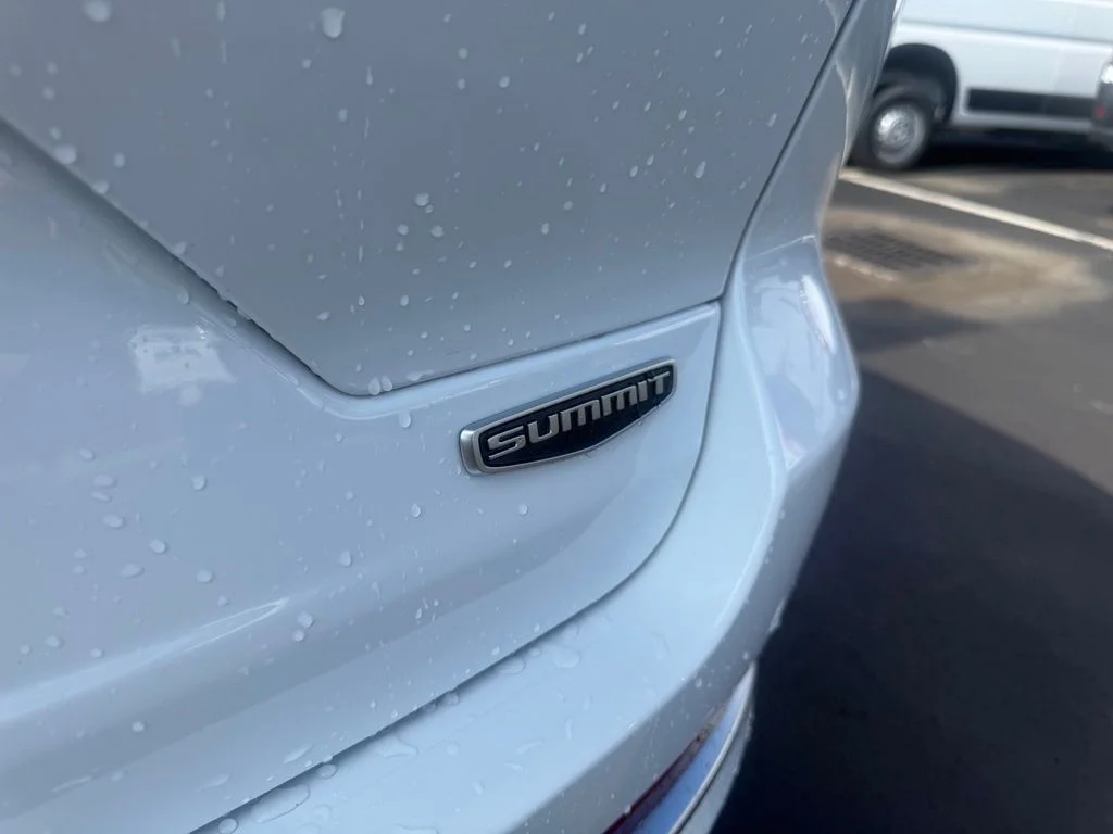 Used 2022 White Jeep Summit image 42