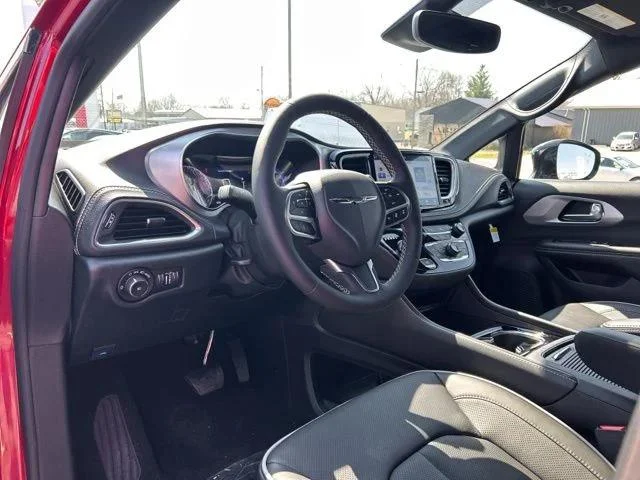 2026 Chrysler Pacifica Limited - Photo 30