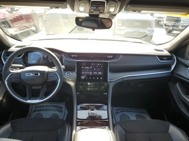 Used 2023 White Jeep Altitude image 17