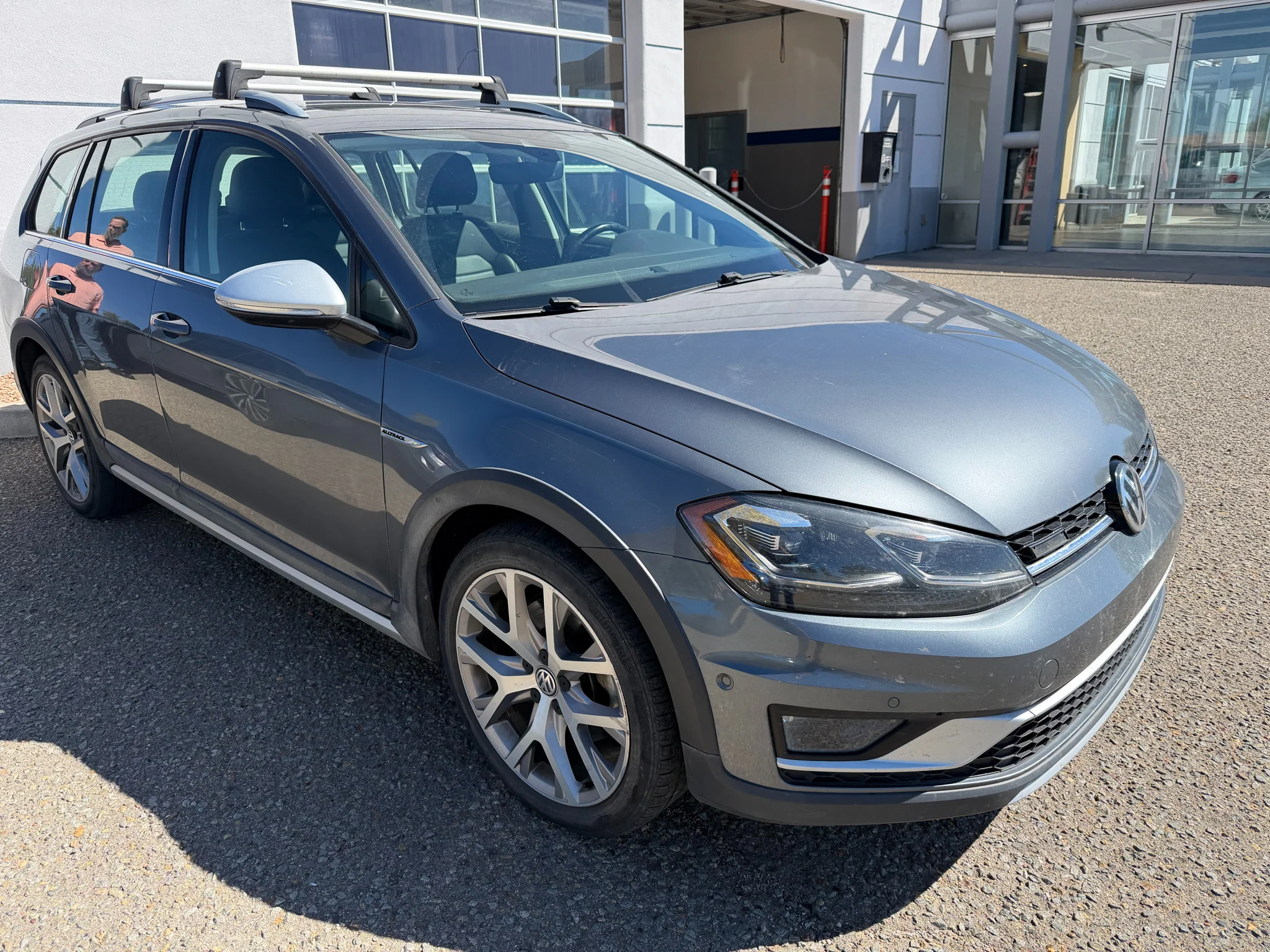 Used 2018 Platinum Gray Metallic Volkswagen 1.8T SEL 4MOTION image 19