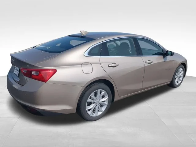 Used 2025 Mineral Gray Metallic Chevrolet 1LT image 6